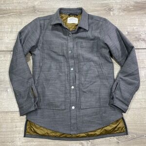 REI Co-op Jacket Mens Small Gray Herringbone Quilted Snap Shirt Lined Insulated